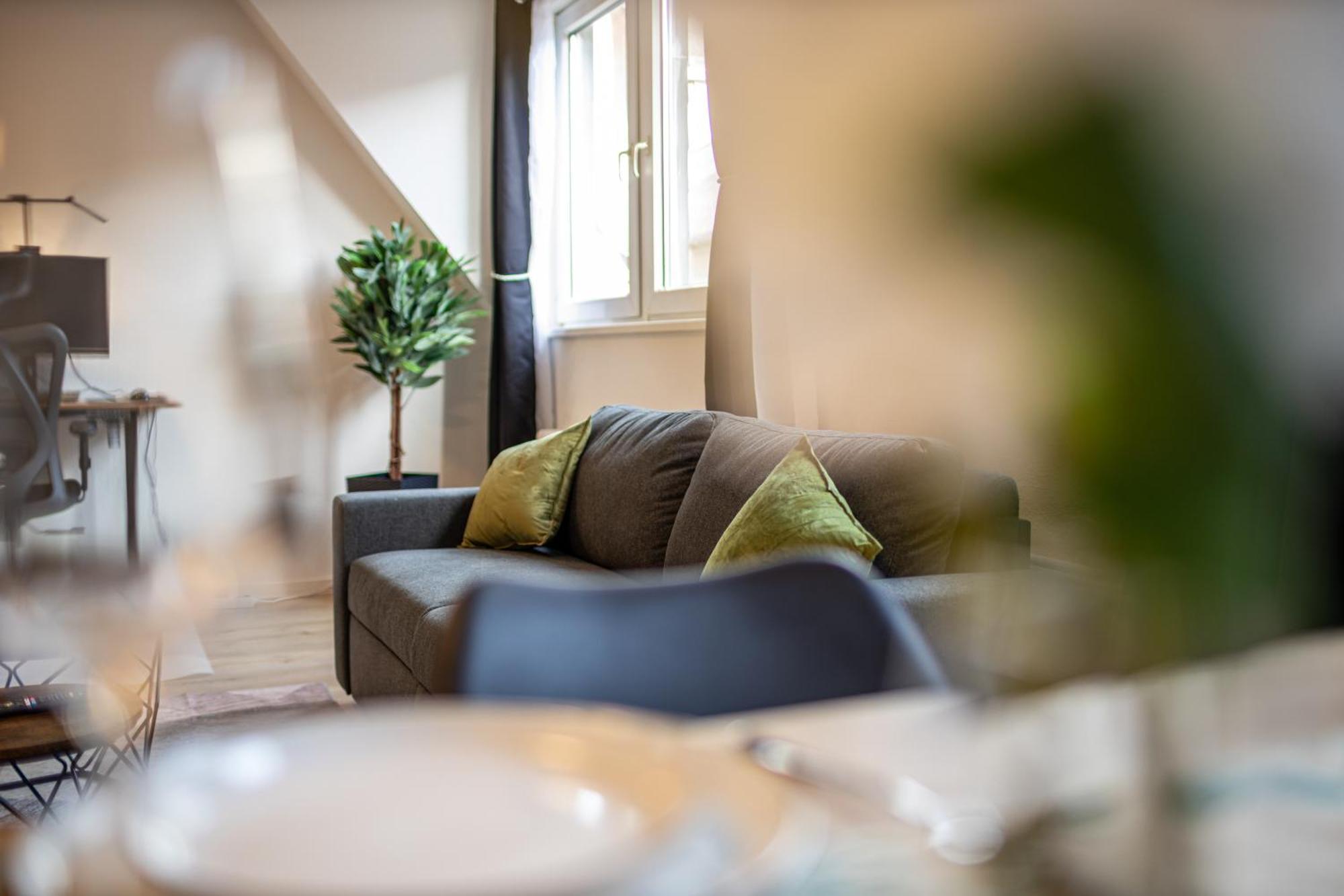 K&m - Zentral - Mit Arbeitsplatz - Rmcc In Der Naehe Apartment